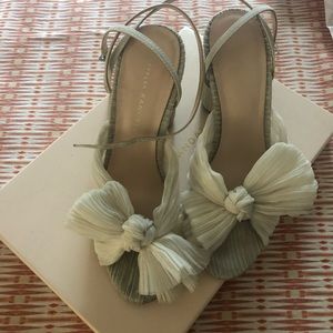 Loeffler Randall bow heels